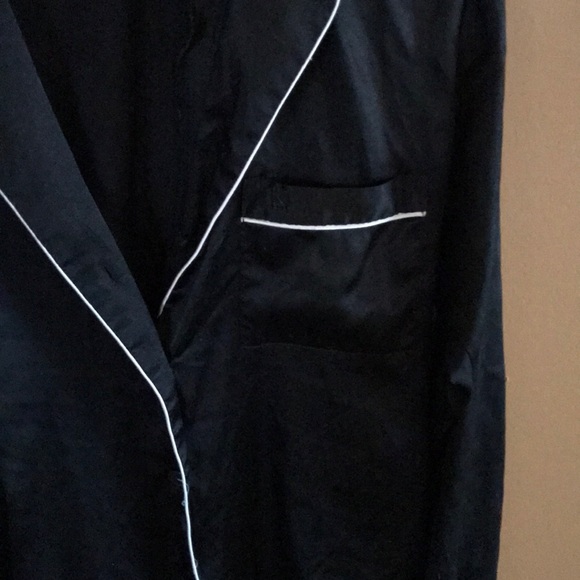 Vs silk pajama set - Picture 3 of 6